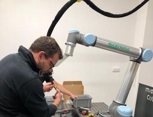 Kolaborativní svařovací robot